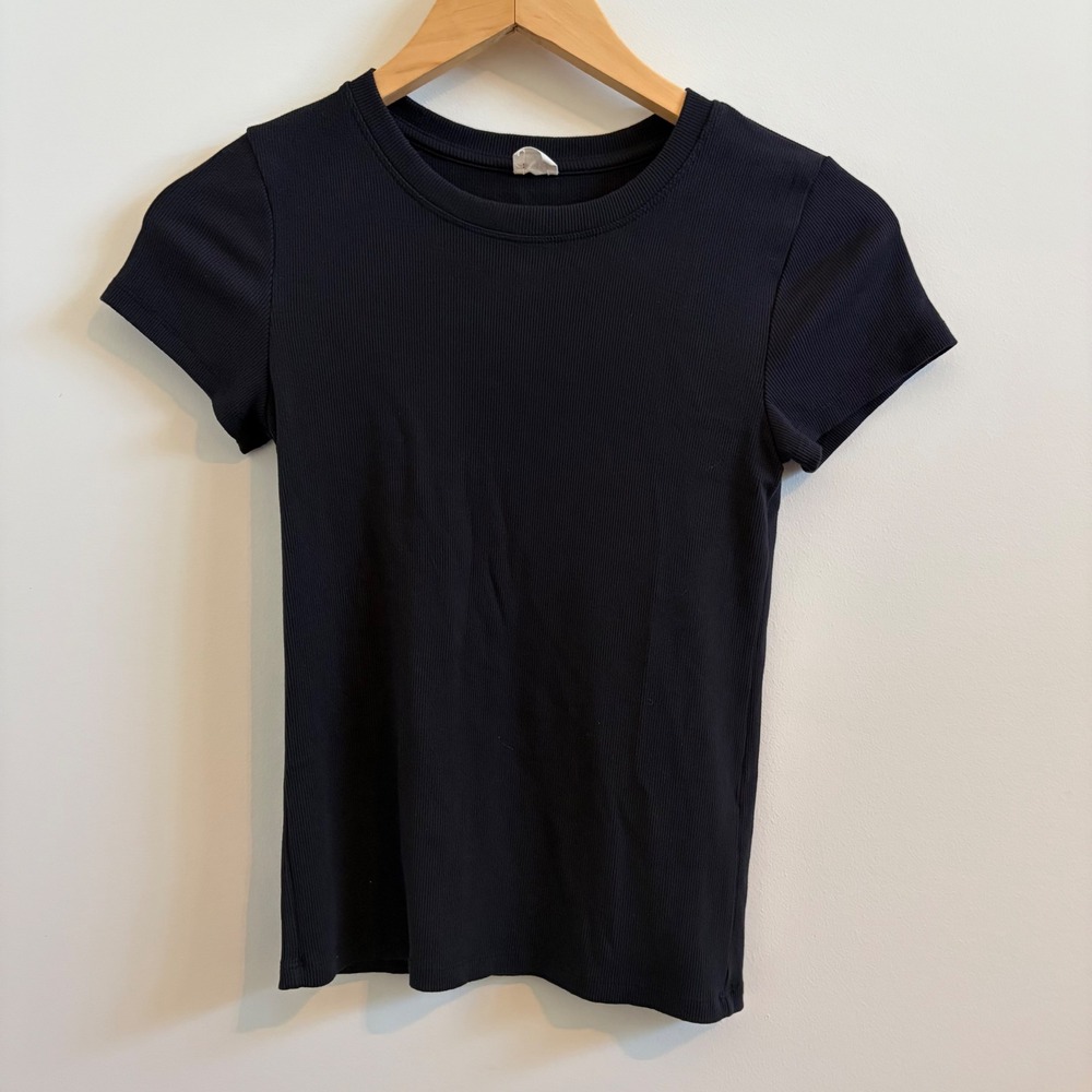 Wilfred Free Aritzia Black Ribbed Short Sleeve T-Shirt Slim Fit Small